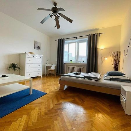 Lovely 2Bdr In Center, Wifi & Self-Check In Bratislava Extérieur photo